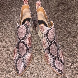 Dolce Vita Textured snakeskin Ankle Boots